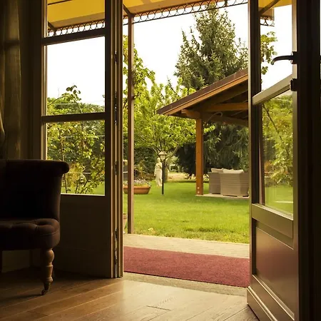 Maison Louis ファームステイ Trofarello